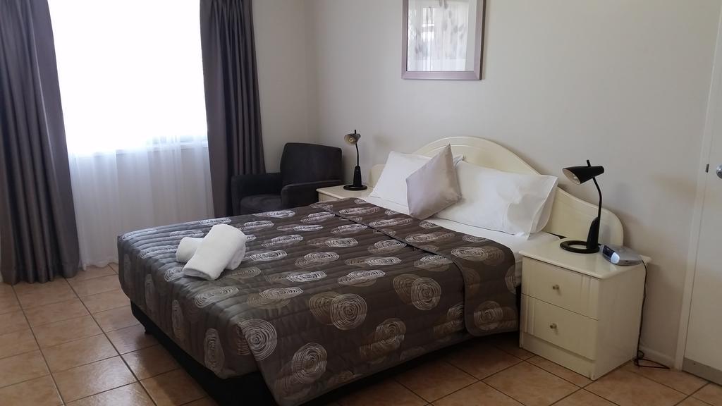 True Blue Motor Inn Rockhampton Δωμάτιο φωτογραφία