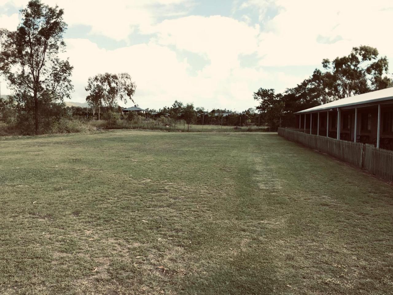 True Blue Motor Inn Rockhampton Εξωτερικό φωτογραφία
