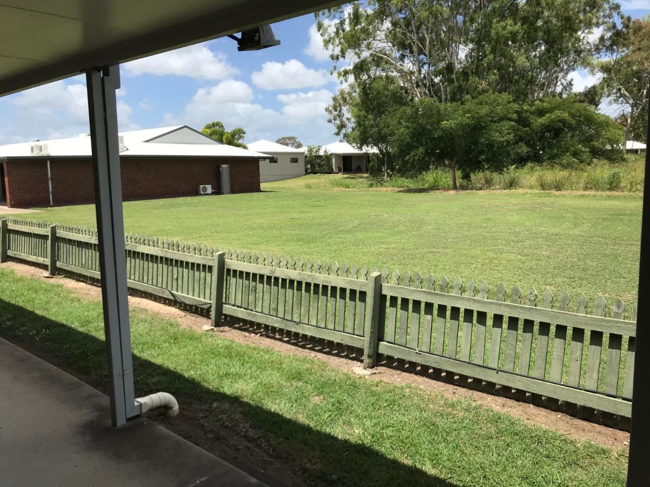 True Blue Motor Inn Rockhampton Εξωτερικό φωτογραφία